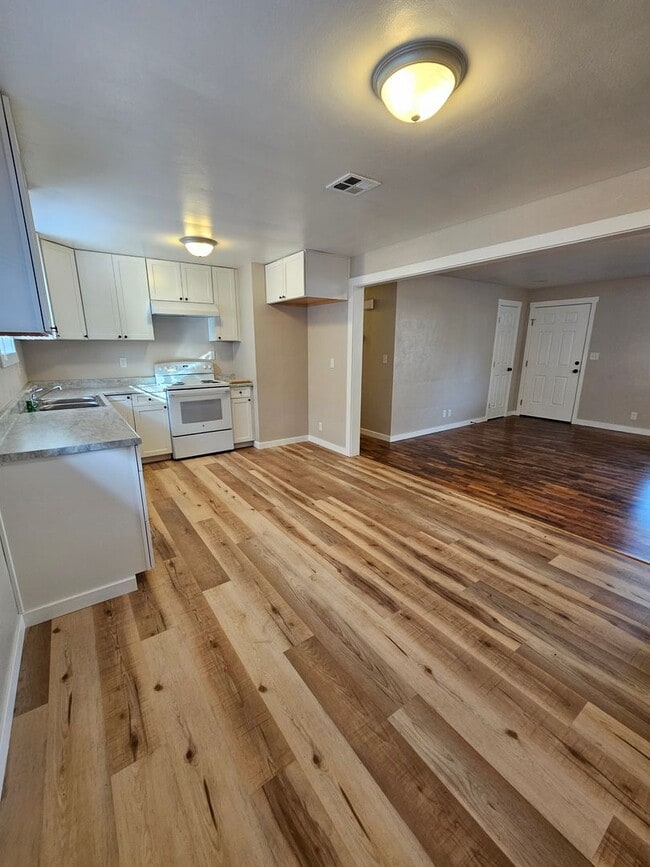 Photo - Delightful Home Within Minutes to Everything