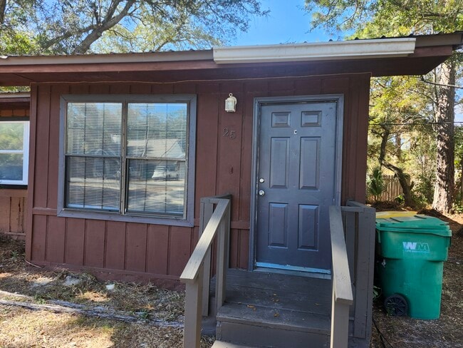 Building Photo - 25C 6th St Unit Shalimar Rentals