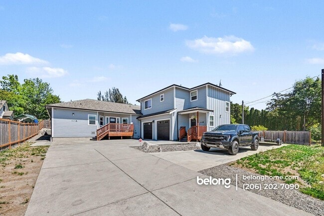 Photo - 410 Emerald St