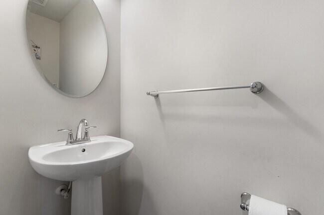 Photo - 5103 Spruce Rd