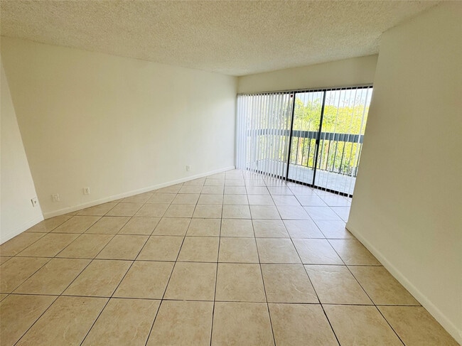 Photo - 2000 N Congress Ave Unit 402