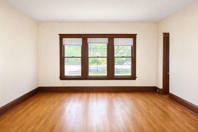 Photo - 1872 Marshall Ave