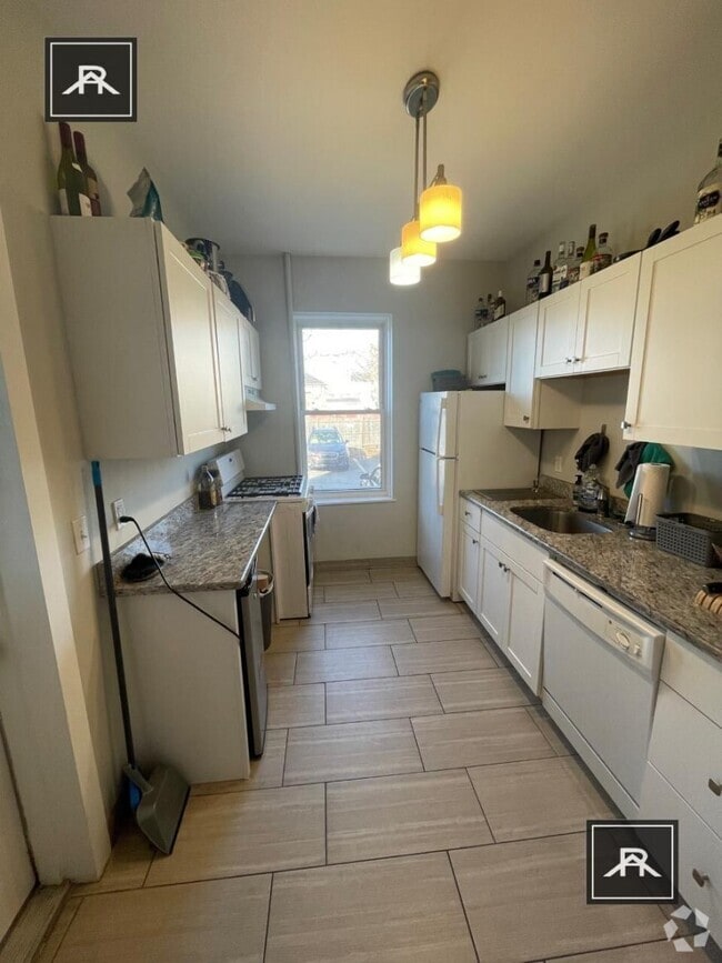 Building Photo - 5 bedroom in Allston MA 02134 Unit 1 Rental