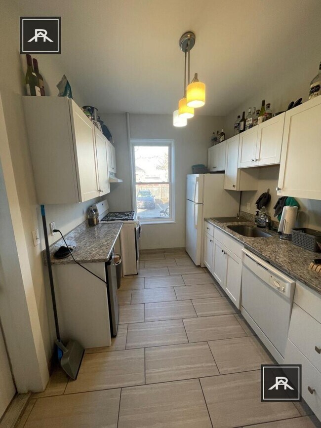 Building Photo - 5 bedroom in Allston MA 02134 Unit 1 Rental