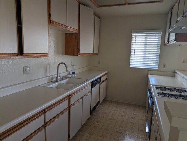 Photo - 1328 W Gardena Blvd Unit 3