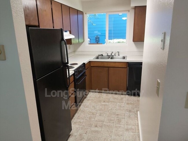 Photo - 3151 N Shore Dr SE