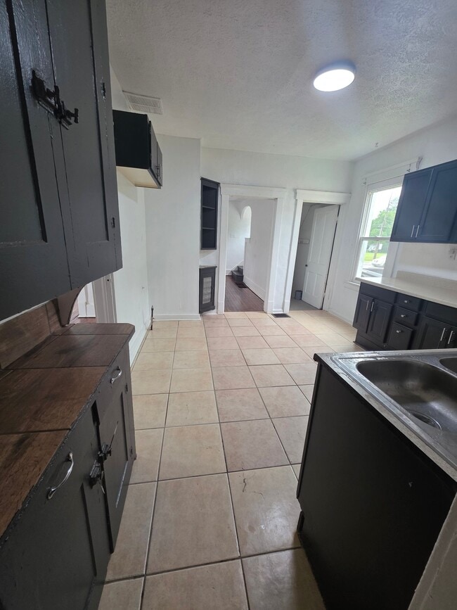 Photo - 2326 N Ridge Rd