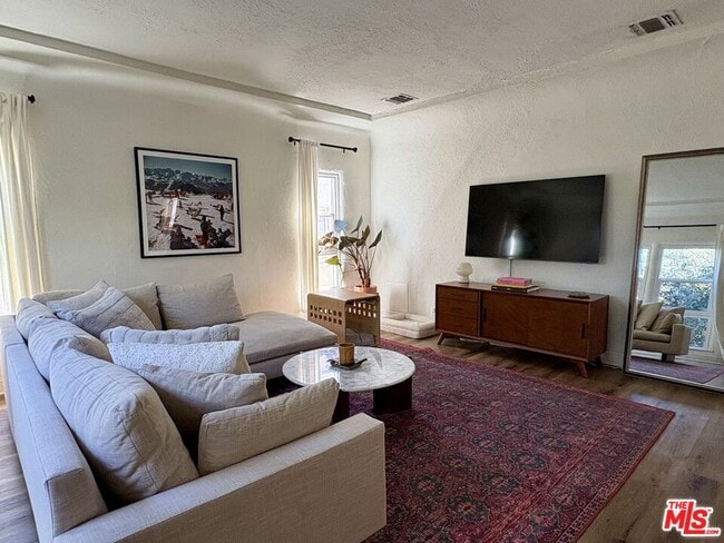 431 N Sierra Bonita Ave