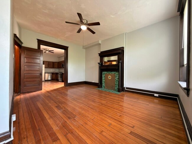 Photo - 1852 Russell Blvd