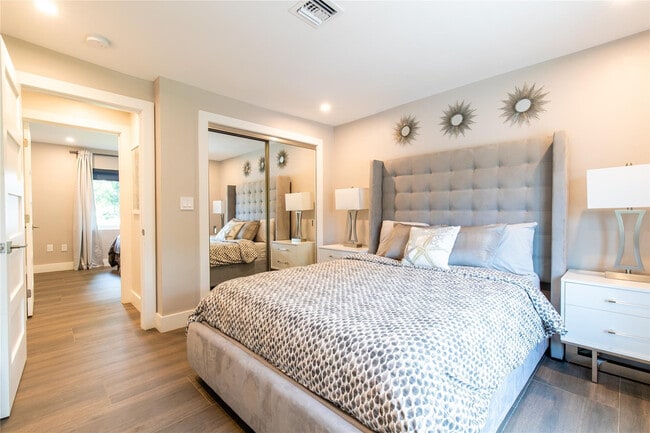 Building Photo - 2275 SW 44th St