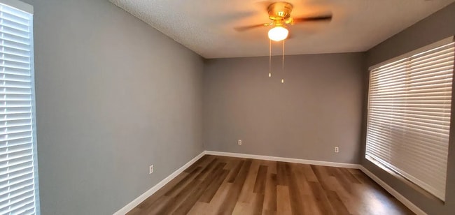 Photo - 115-117 W Timberview Lane Unit 115
