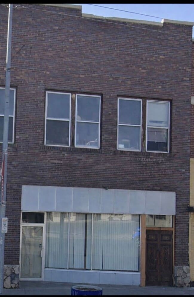 Building Photo - Price Main Street Triplex Unit 35 W Main Street  3