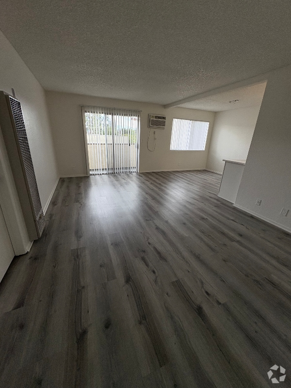 Building Photo - 6925 Haskell Ave Unit 209 Rental