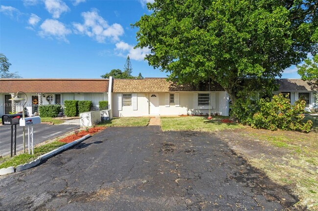 Building Photo - 19374 NW 28th Ct Rental