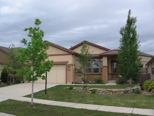 IMMACULATE RANCHER WITH FINISHED BASEMENT - IMMACULATE RANCHER WITH FINISHED BASEMENT