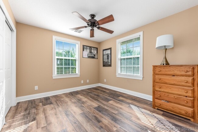 Photo - 404 SW Camden Ave