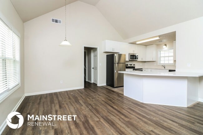 Photo - 40 Berkshire Trce