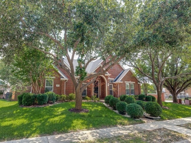 4684 Old Pond Dr