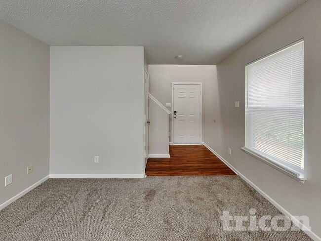 Photo - 2729 Redland Ln