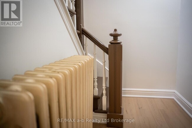 Photo - 390 Ontario St Unit Upper