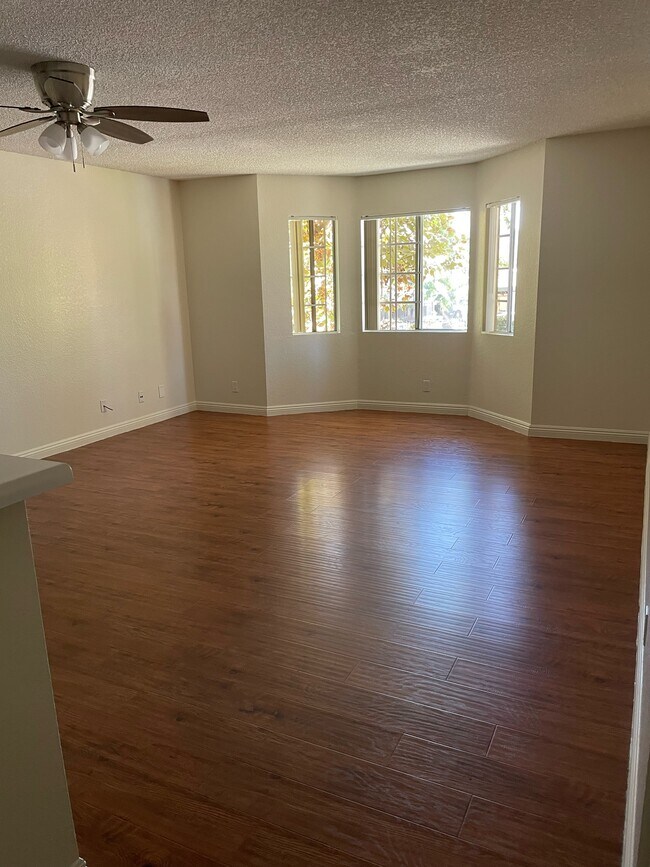 Photo - 274 W Verdugo Ave