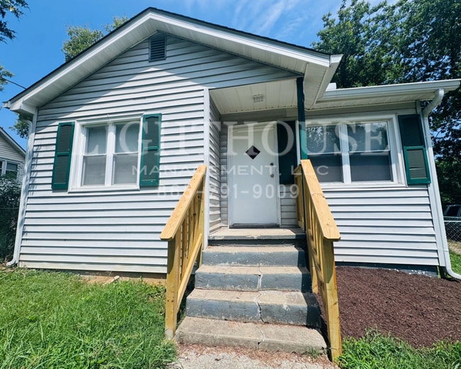 Photo - 627 Avenue A