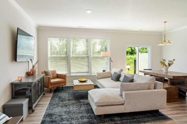 Photo - 470 Wheatfield Rd