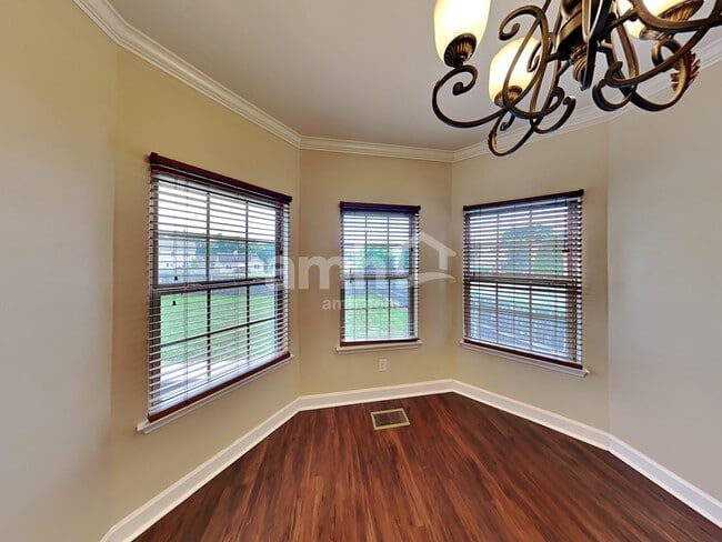 Photo - 7004 Nickalus Way