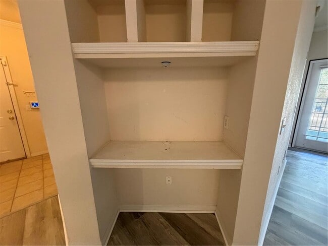 Photo - 3561 Conroy Rd Unit 225