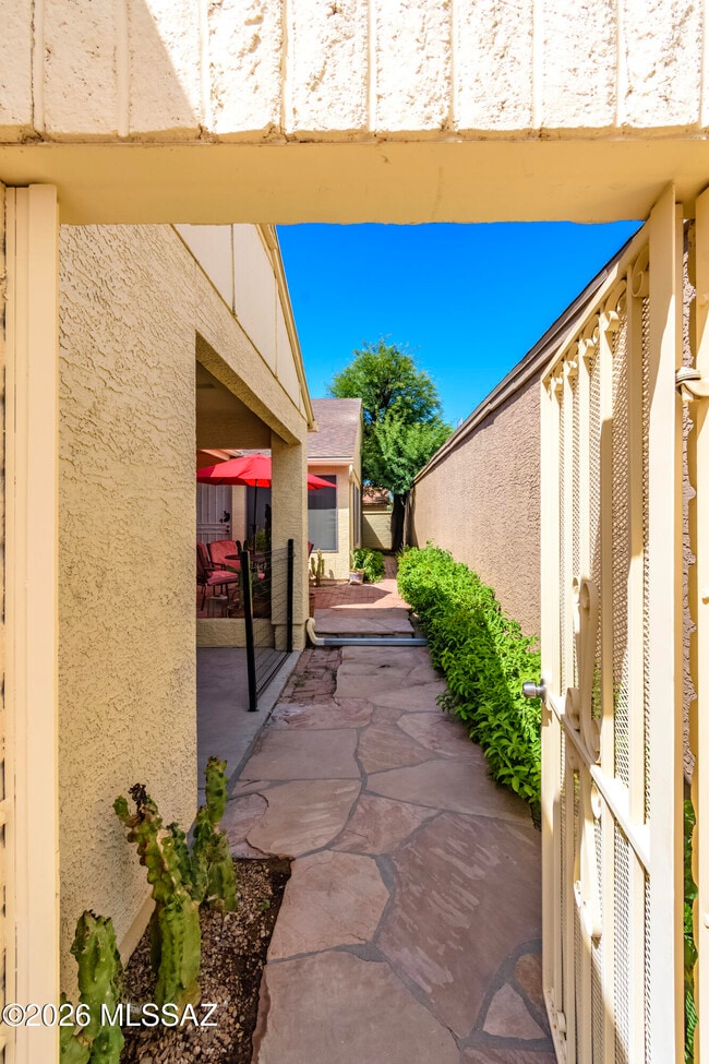 Photo - 2549 N Palo Santo Dr
