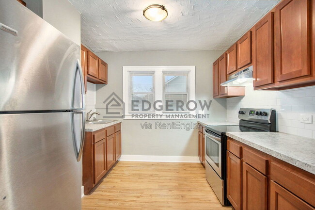 Photo - 666 Myrtle St NW