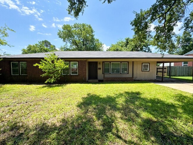 Building Photo - Bossier Home!