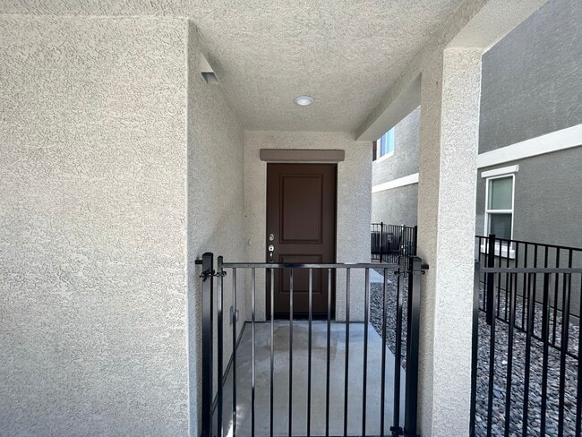 Photo - 916 Summer Ct