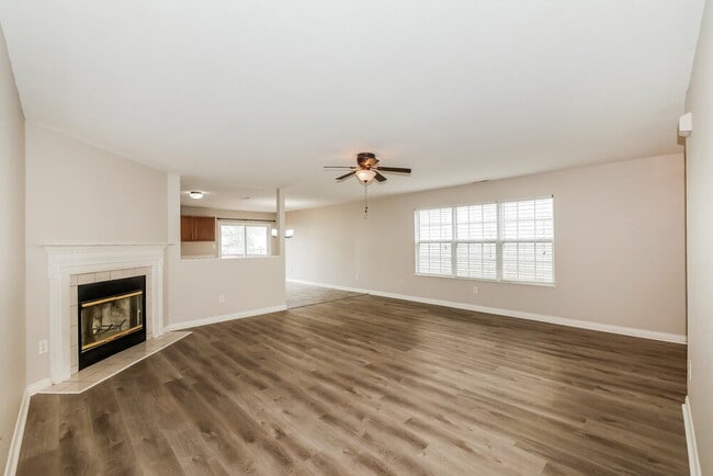 Photo - 1859 Ernest Dr