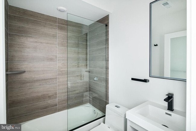 Building Photo - 2607 E Boston St Unit 2