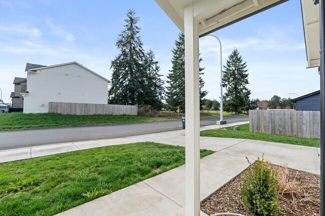 Photo - Rent: $2100; 3 bed