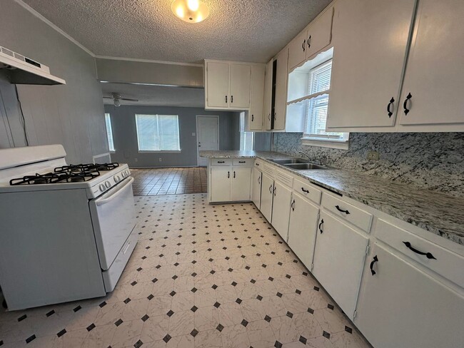 Photo - 1213 Kilgore Ln