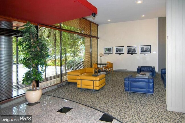 Building Photo - 1711 Massachusetts Ave NW Unit 412
