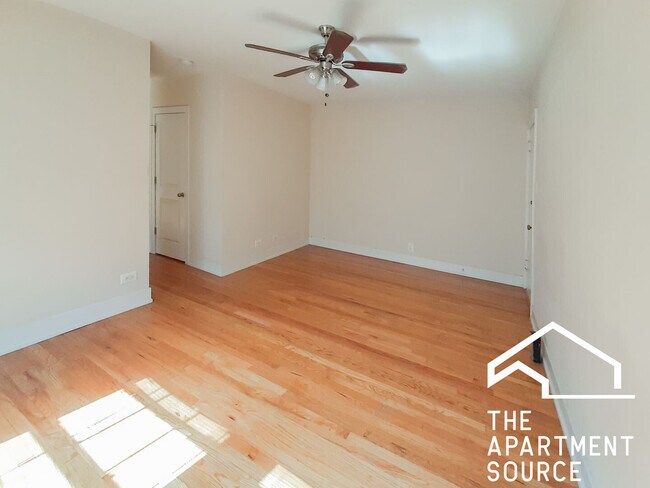 Photo - 514 W Cornelia Ave Unidad 205