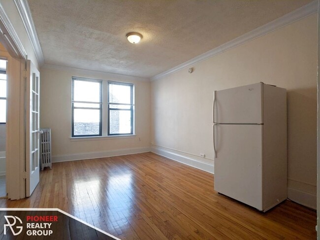 Photo - 2715 N Milwaukee Ave Unit 303