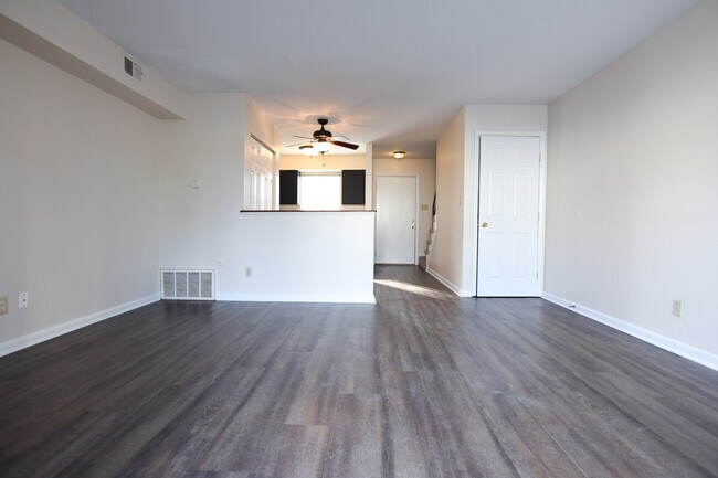 Photo - 1271 Summit St