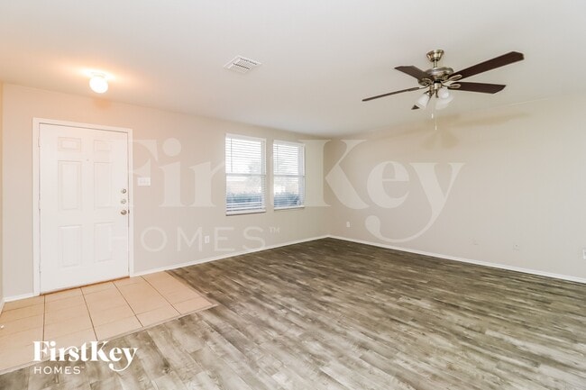 Photo - 1413 Erin Ct