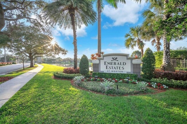 Photo - 16411 Sapphire Bend
