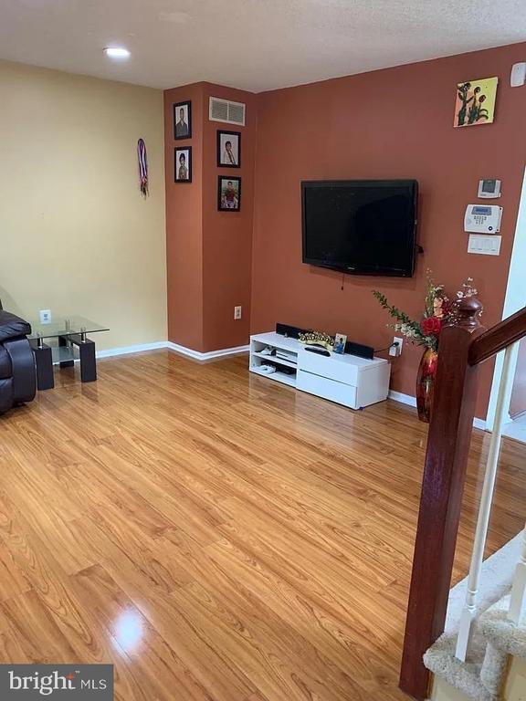 Photo - 2 Halstead Pl