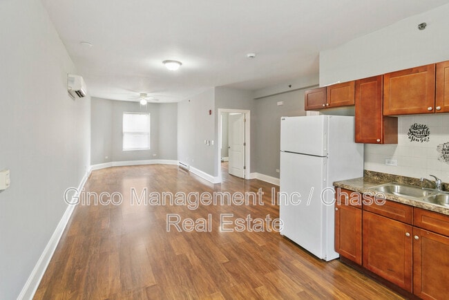 Photo - 115 N Hickory St