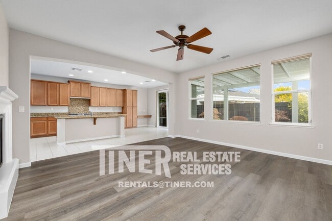 Photo - 3152 Overton Way