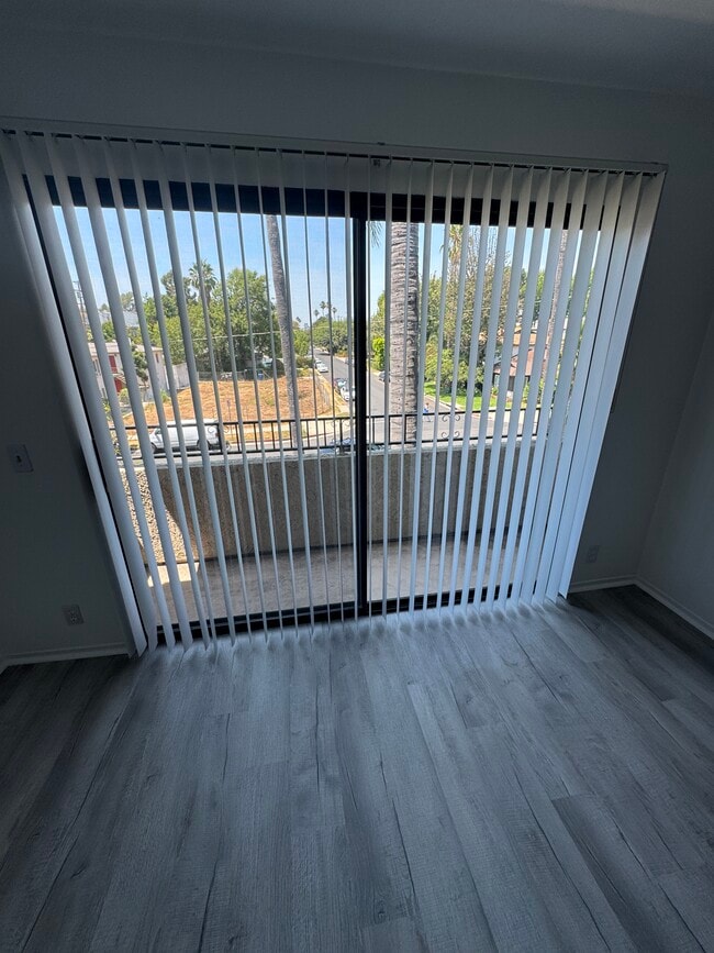4434 Fulton Ave Unit 205