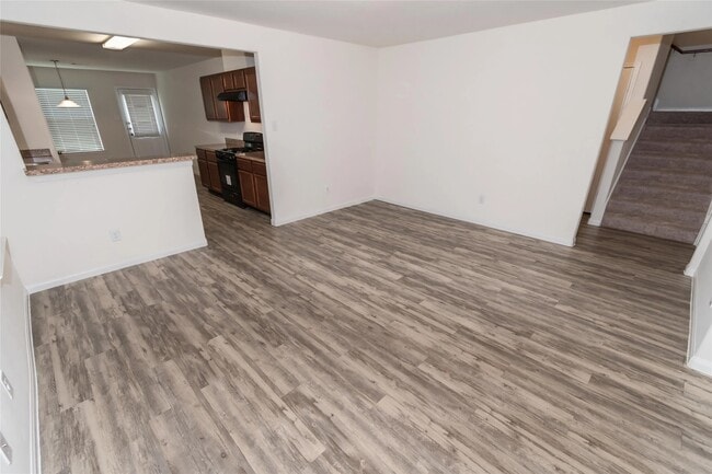 Photo - 3030 Junction Dr