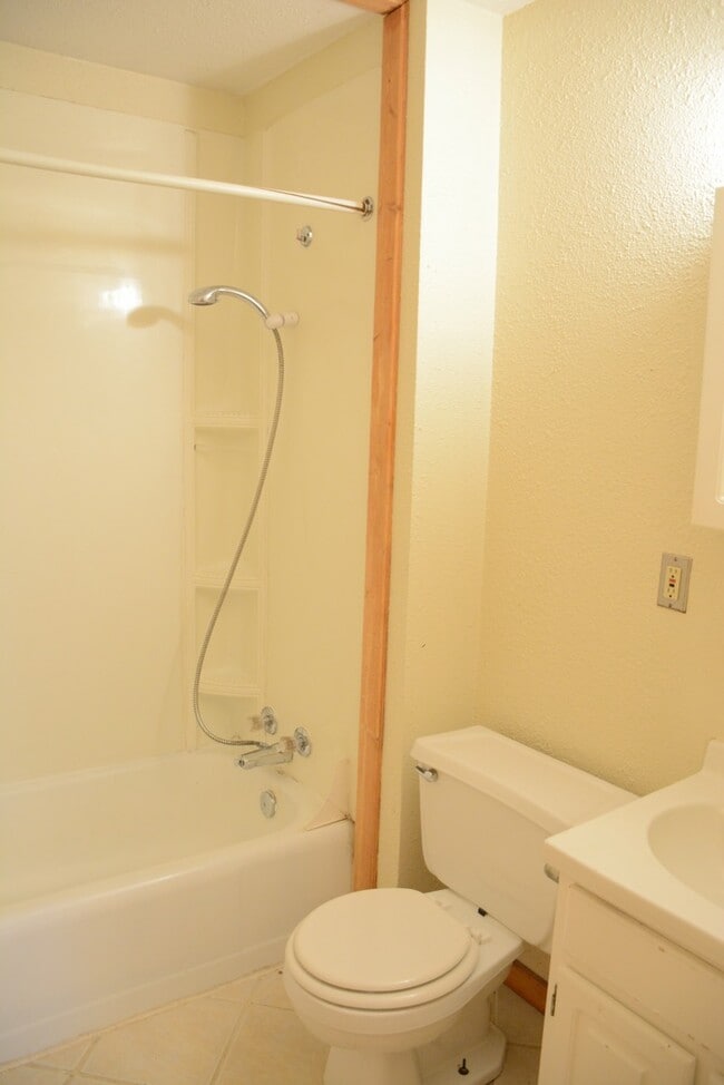 Photo - 2035 Tecumseh Rd Unit 2035