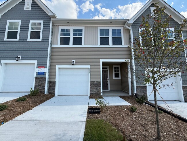 Building Photo - New Construction 3BD, 2.5BA Durham Townhom... Rental
